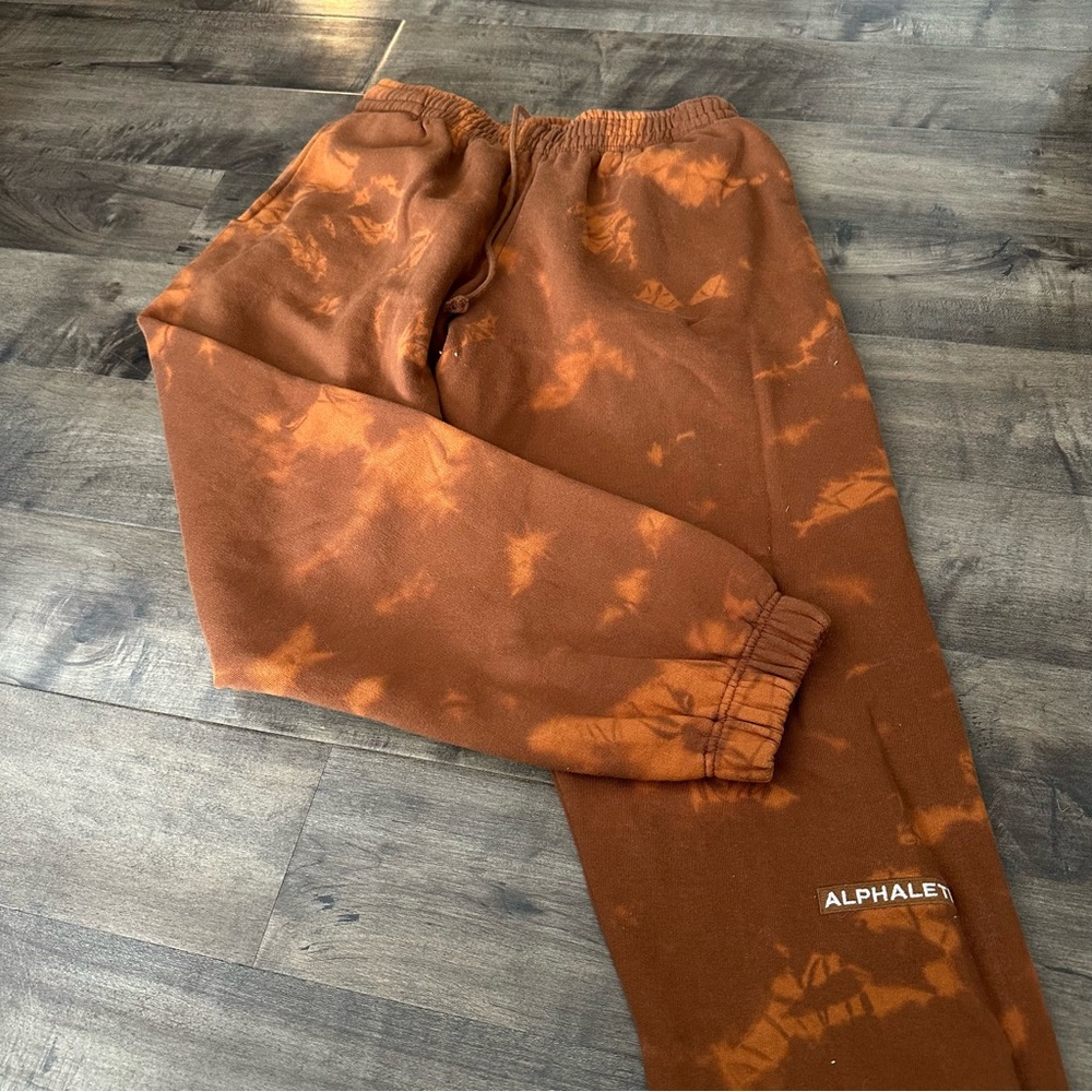 Alphalete hcts joggers L